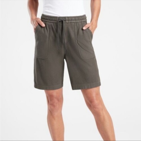 Athleta Olive Farollon Bermuda shorts size 2 - Picture 1 of 5